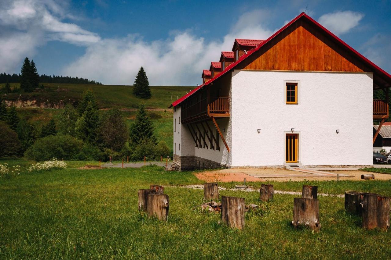 Apartman Ela Horni Blatna Exterior photo