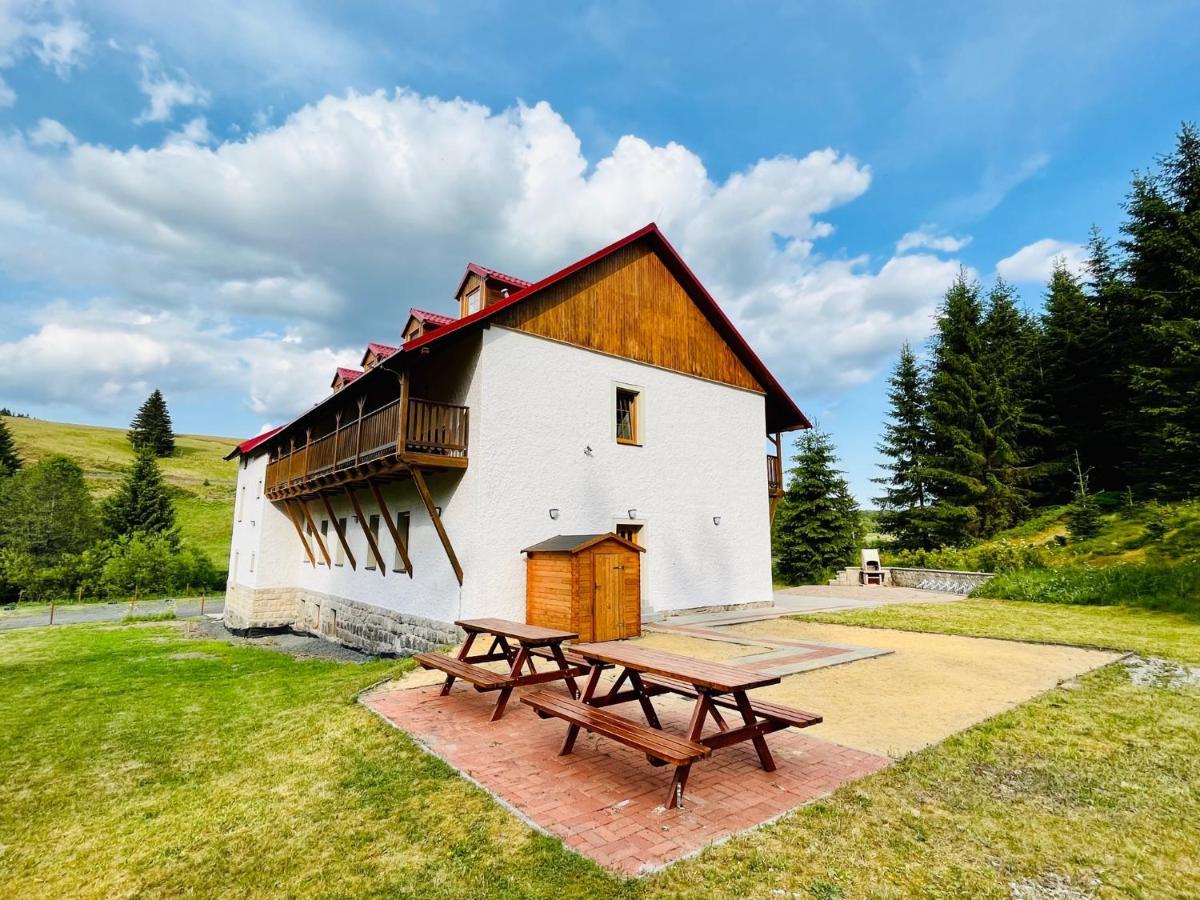 Apartman Ela Horni Blatna Exterior photo