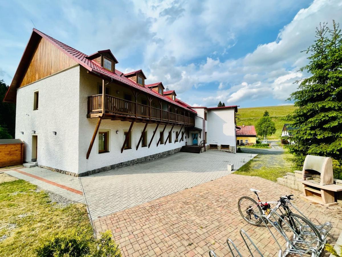Apartman Ela Horni Blatna Exterior photo